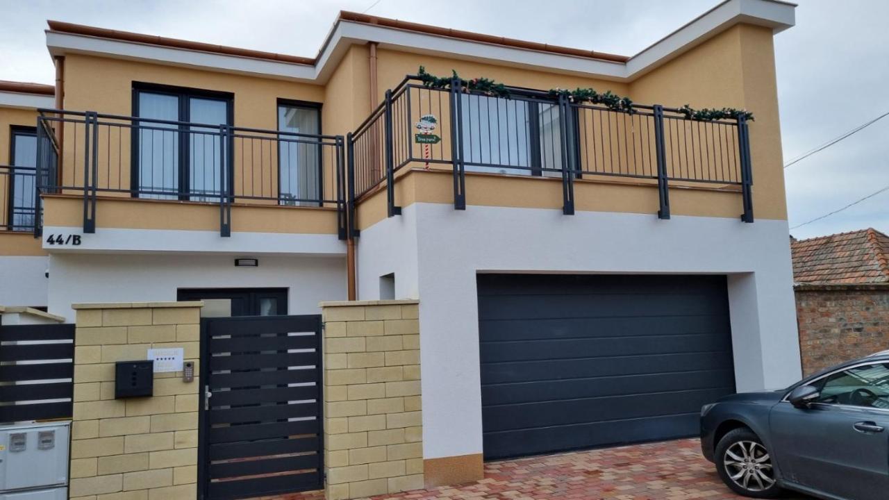 Sarkcsillag Teljes Csaladihaz- Star Complete Family House Διαμέρισμα Σέγκεντ Εξωτερικό φωτογραφία
