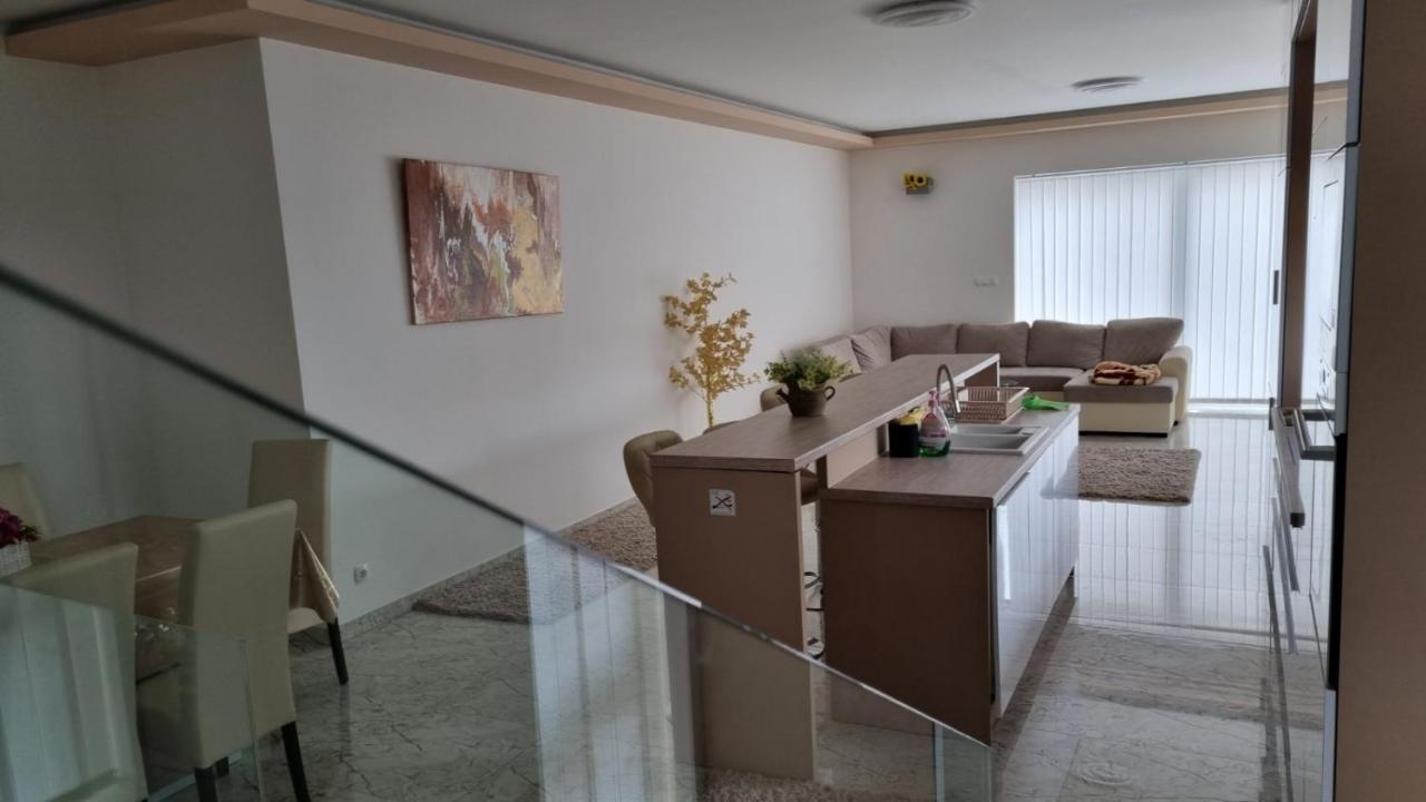 Sarkcsillag Teljes Csaladihaz- Star Complete Family House Διαμέρισμα Σέγκεντ Εξωτερικό φωτογραφία